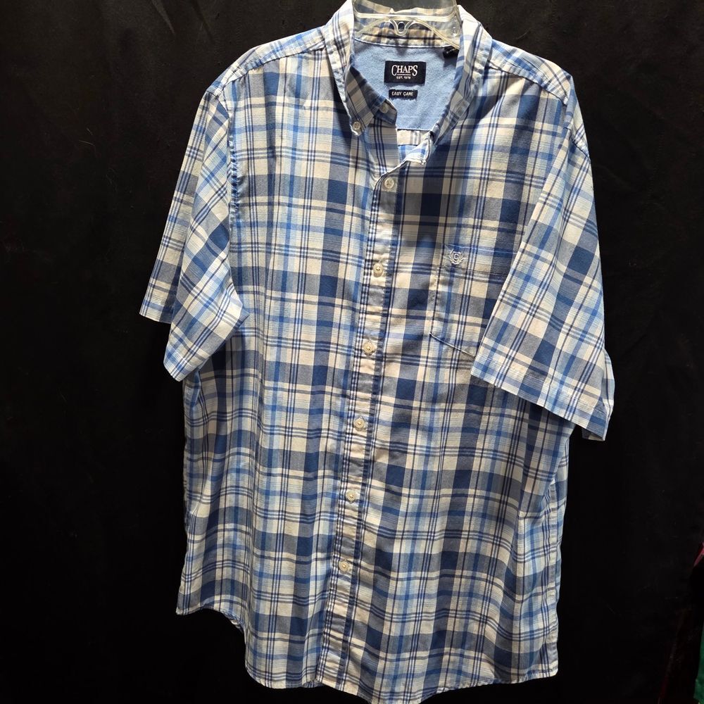 Chaps Men's L Blue White Plaid Short Sleeve Easy Care Button Down Shirt
This cla
